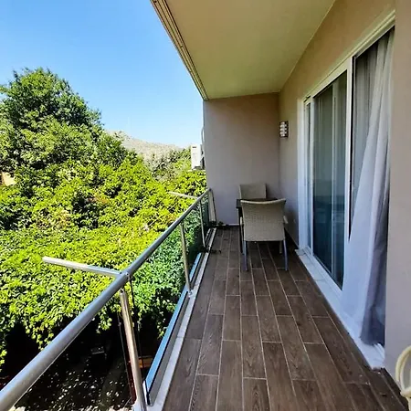 Apartamento Cozy Flat With Balcony And Partial Sea View Near In Bozburun